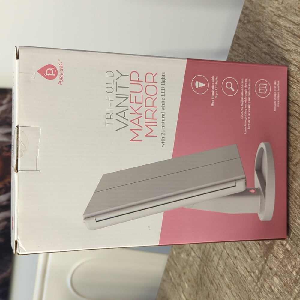 CLEARANCE. NWT Pursonic Tri -Fold Vanity Makeup Mirror